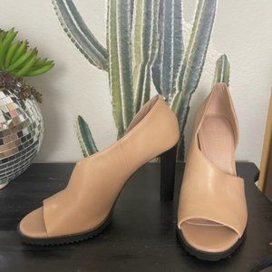 KARL LAGERFELD PARIS WOMEN'S BRETTE PUMP | COLOR: NUDE | SIZE 8M